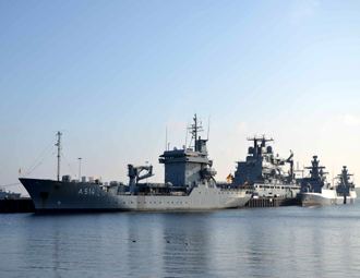 Bundesmarine ships alongside