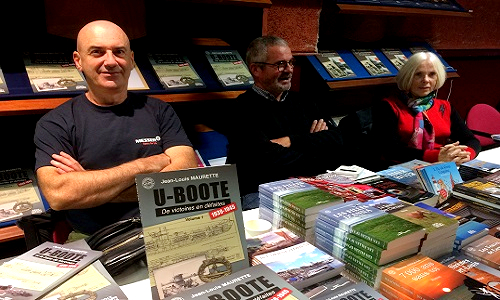 Sur le stand de Groix Éditions & Diffusion